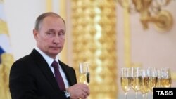 Путин Владимир.