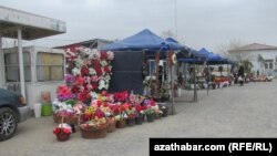 Кладбище на окраине Ашхабада, Чоганлы (архивное фото) 