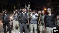 Սիրիացի ապստամբները Հալեպում մարտի են պատրաստվում, 2-ը օգոստոսի, 2012թ.