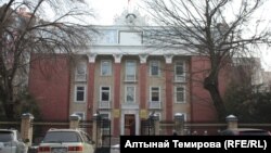 Конституциялык палатанын имараты.  