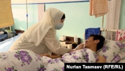 Чолпонбек Сыдыков с тетей.