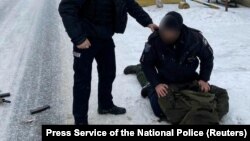 Cолдата строкової служби Нацгвардії Артема Рябчука затримали в січні за вбивство п’ятьох людей