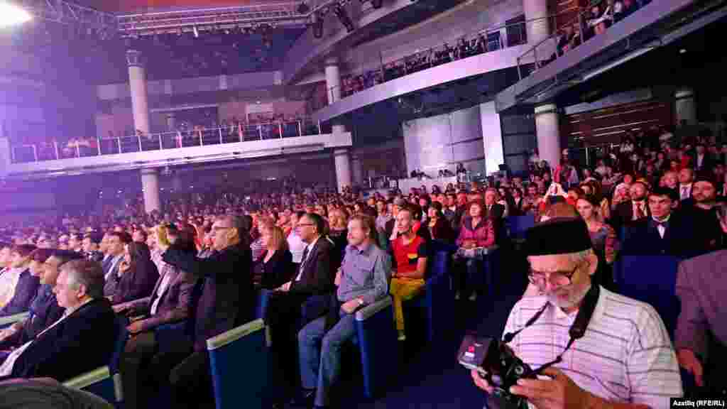 Тамашачылар һәм катнашучылар