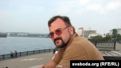 Аўтар на беразе Ангары