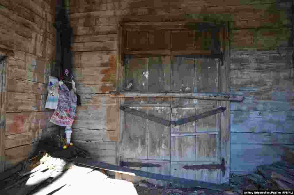 На крыльце &ndash; подобие алтаря.&nbsp;