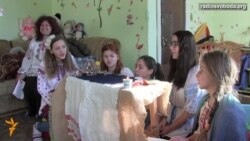 Гра в хованки як спогад дітей-переселенців про укриття від обстрілів