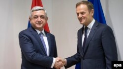 Президент Армении Серж Саргсян (слева) и председатель Европейского совета Дональд Туск, Брюссель, 27 февраля 2017 г.  