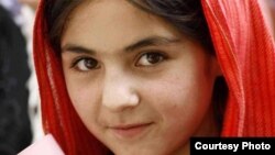 Акс аз хешовандони муаллифи пажӯҳиш аст, ки мегӯяд, тоҷик аст.