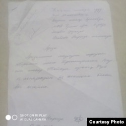 Ruslan Bomurodov hokimlik xotinidan oq varaqqa imzo qo‘ydirib olinganini iddao qiladi