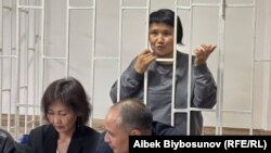 Рита Карасартова соттук процессте. Архивдик сүрөт.