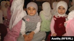 Бәйгедә катнашучы кызлар