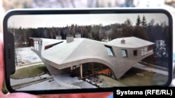 Усадьба Клаугу Муйжа в Латвии, дом Петра Авена. Фото можно найти в открытых источниках