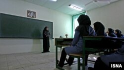 در بررسی‌های مقایسه‌ای بین المللی مربوط به توسعه نیروی انسانی ایران جایگاه مناسبی ندارد و سال هاست در رده ۸۵ تا ۹۰ دنیا قرار می گیرد. د