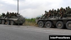 Грузия, август 2008 г. Российские войска на подступах к городу Гори.