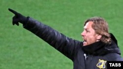 Валерий Карпин