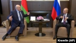 Востаннє Путін і Лукашенко зустрічалися віч-на-віч у середині вересня, також у Сочі, коли Білорусь отримала 1,5 мільярда доларів позики для своєї економіки 