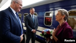 Міністерка закордонних справ Британії Іветт Купер під час приїзду до Києва у вересні 2025 року