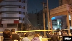 ریزش ساختمان شش طبقه در اهواز. بامداد دوشنبه ۲۶ آذر