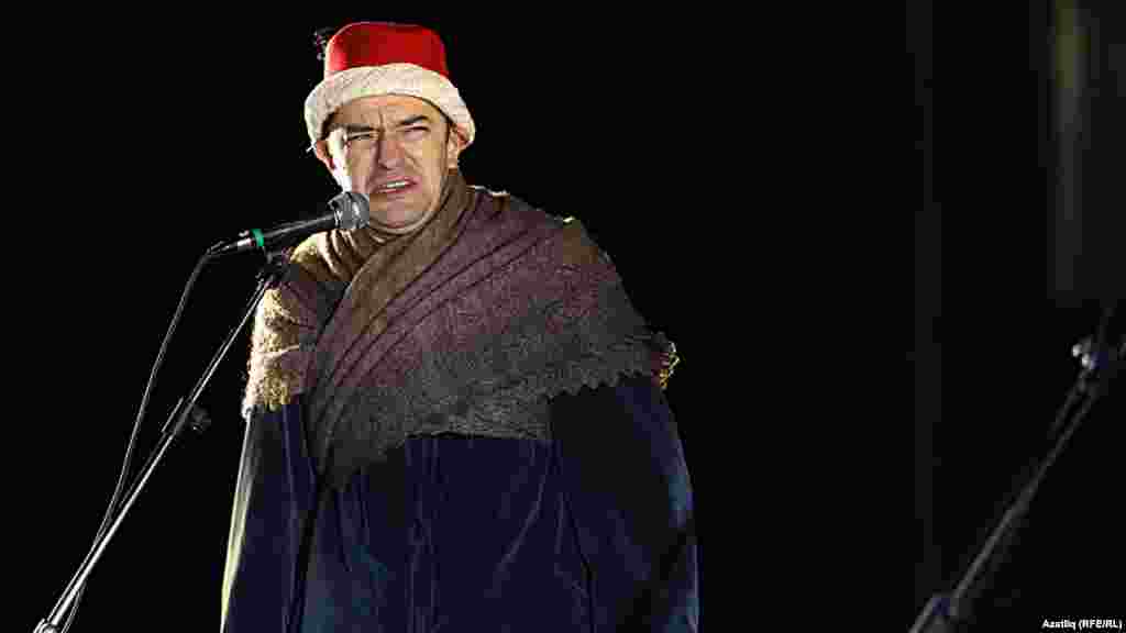 Камал театры каршында яңа сезон ачу тантанасы. Радик Бариев.&nbsp;