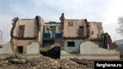 Фарғона марказидаги А. Навоий кўчасида ярми бузилган 34-уй, 21 январь, 2019 йил