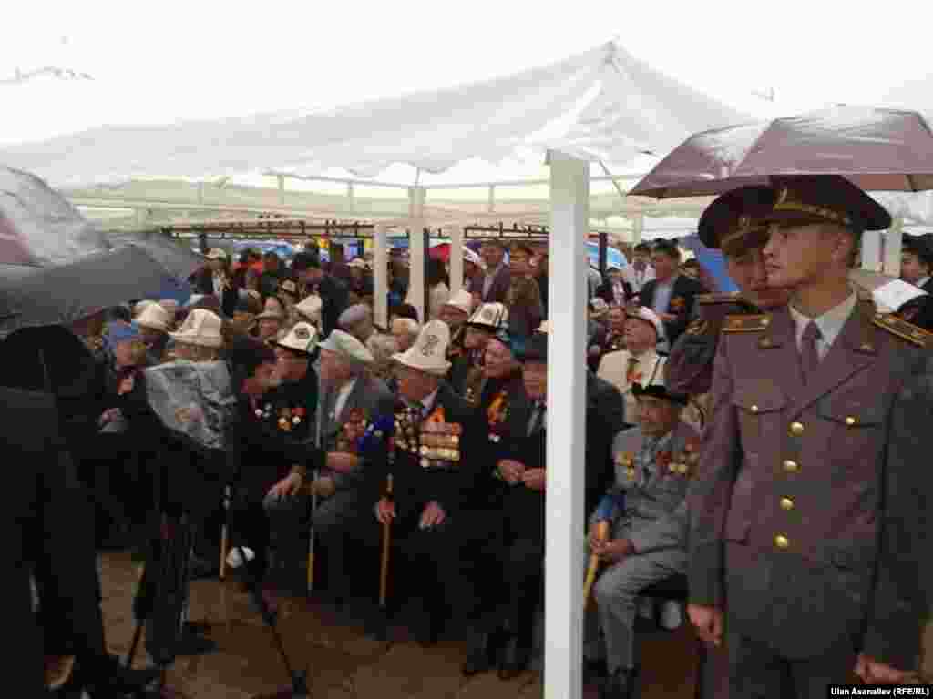На Площади Победы прошел митинг-реквием, посвященный памяти павших в Второй мировой войне.&nbsp;