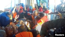 Իսրայելցի զինվորները ներխուժում են Գազա օգնություն տեղափոխող «Ֆլորիդա» նավ, 2-ը հոկտեմբերի, 2025թ.