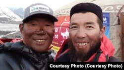 Касидин Мусаев, оңдо, непалдык "шерп" менен.