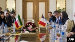 عکس مربوط به دیدار وزیر امور خارجه فرانسه با همتای ایرانی خود در تهران است.