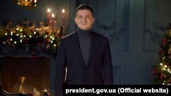 Зеленський: у нас є амбіційна ідея – будівництво сучасної магістралі, яка з’єднає Київ та Кишинів. Із цією метою ми обговорили будівництво прикордонно-мостового переходу через річку Дністер