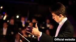 Юный дирижер Александер Прайор