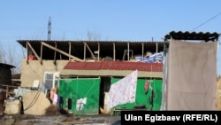 Калктын аялуу катмары көбүнчө борбор четиндеги жаңы конуштарда жашары айтылып келет.