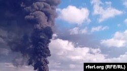 В Феодосии продолжает гореть нефтебаза, где 7 октября 2024 года начался пожар. 9 октября 2024 года