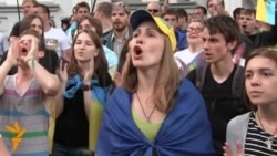 Ukrainians Chant Anti-Putin Slur Outside Russian Consulate In Kharkiv