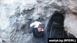 Таш-Көмүр шаарынын четинде өз алдынча көмүр казгандар, 12-декабрь.