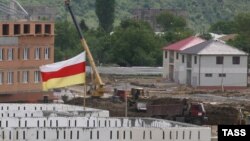 Курбан Буганов зарегистрировал новую фирму «Домстрой» для работы в Южной Осетии: она неплохо себя зарекомендовала на восстановлении жилья