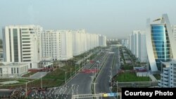 Aşgabatda gurulan "elit jaýlardan" bir görnüş. Illýustrasiýa suraty.