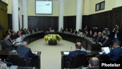 Armenia - A weekly cabinet meeting in Yerevan, 2Oct2014.