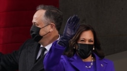 Шайланган вице-президент Камала Харрис күйөөсү Дуглас Эмхофф менен инаугурацияга келди.