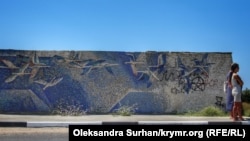 Мозаїка на автобусній зупинці по трасі Сімферополь-Євпаторія