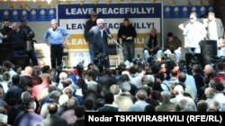 Saakaşwiliniň häkimiýetden gitmegini talap edýän protest çykyşlary, Tbilisi, 24-nji maý.