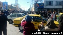 اعتراض به گرانی در شهر نیشابور (این تصویر در کانال های تلگرامی منتشر شده است).