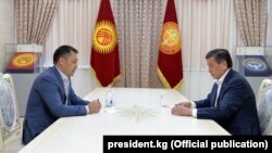 Сооронбай Жээнбеков жана Садыр Жапаров. 13-октябрь, 2020-жыл. 