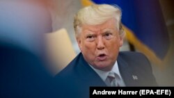 دونالد ترامپ، رئیس‌جمهوری آمریکا، شدیدا از روند تحقیقات انتقاد کرده و آن را «تصفیه حساب سیاسی» توصیف کرده‌است