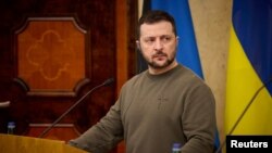 Він додав, що безпекові гарантії передбачають не лише надання зброї, а й фінансову, ІТ- і кіберпідтримку