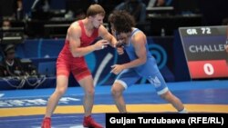 Архив.  Кыргызстандык балбан Руслан Царев көк кийимчен. 14-сентябрь, 2019-ж.