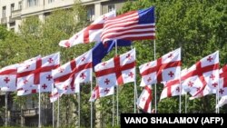 ԱՄՆ-ի և Վրաստանի դրոշները