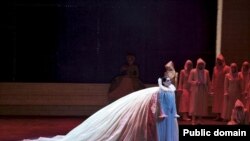 Каждый год с нетерпением абхазские меломаны ждут открытия фестиваля «Хибла Герзмава приглашает…», потому что знают наверняка, что смогут вновь насладиться уникальным голосом примадонны