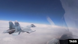 Російський військовий літак Су-27, ілюстративне фото