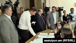 Голосование в Национальном собрании по вопросу о прекращении полномочий председателя Конституционного суда Грайра Товмасяна, 4 октября 2019 г.