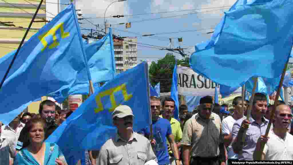 Учасники жалобних акцій увійшли в місто 5 колонами